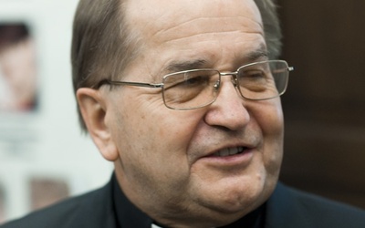 O. Rydzyk o "antykościelnych centralach"