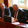 Podpisanie jednaj z umów - z burmistrzem Olsztynka