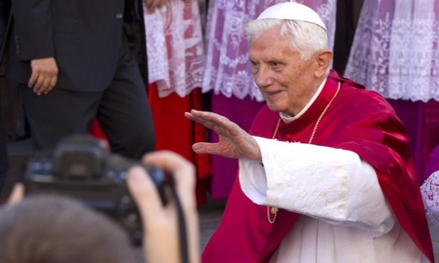 Papież cierpi z powodu Kościoła w Niemczech