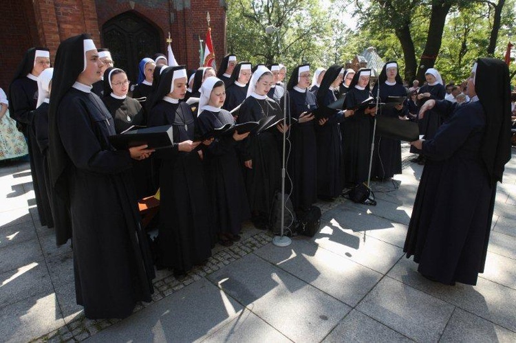 Pielgrzymka kobiet do Piekar Śląskich 19.08.2012