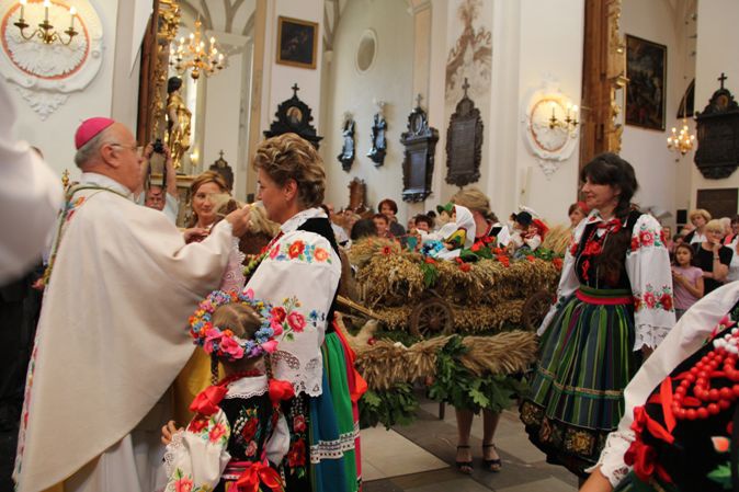 Dożynki w parafii katedralnej w Łowiczu