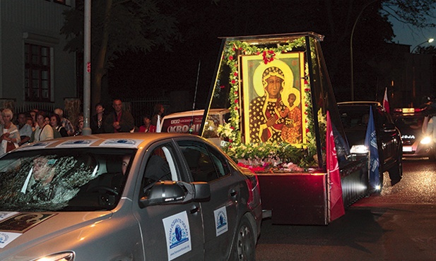Ikona MB była już w Rosji, Kazachstanie, na Białorusi, w Ukrainie i na Litwie. W Polsce jest do 26 sierpnia. Przejedzie m.in. przez Czechy, Słowację, Węgry, Włochy, Austrię, Niemcy, na Wyspy Brytyjskie i do Francji. Meta w Fatimie. W sumie 23 kraje i 18 tys. km.
