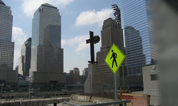 NDz: Ateiści nie chcą niezwykłego krzyża w WTC