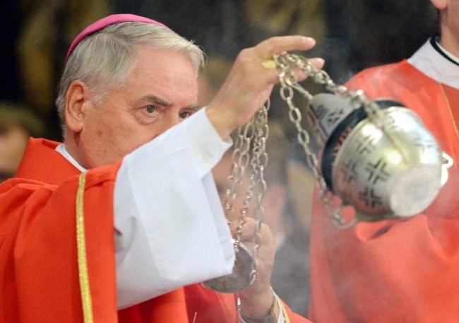 Polonusi zaczęli zjazd od Mszy św.