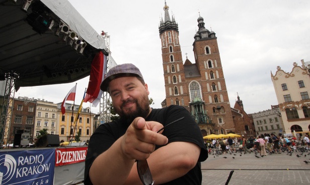 Gwałtownicy zdobywają niebo