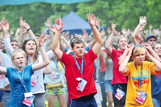 Wspólne uwielbienia, koncerty i warsztaty – to wszystko w ramach kolejnego spotkania młodzieży salezjańskiej w Czerwińsku