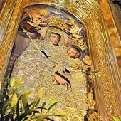 W 1970 r. czerwiński wizerunek Matki Bożej ukoronował  kard. Wyszyński, rok później Mszę św. przed Jej obliczem  odprawił kard. Karol Wojtyła 