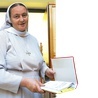 Siostra Paulina pracuje w parafialnej zakrystii
