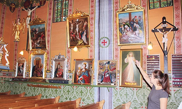 – W środkowej części ściany w nawie głównej odsłonięto fragment starej polichromii – tłumaczy Beata Grodecka 