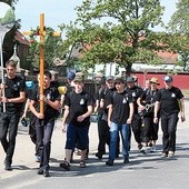  Przemierzanie ulic miast ze śpiewem i modlitwą na ustach to doskonała forma dawania świadectwa wiary