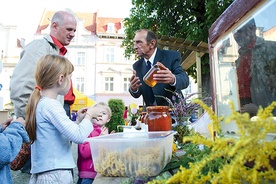 Targi cieszą się niesłabnącym powodzeniem. To zaintereso-wanie idzie jednak w parze z lekceważe-niem tego szlachetnego hobby 