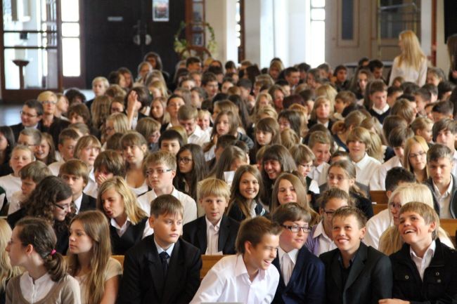 Eucharystia i poświęcenie boiska u Salezjanów w Rumi