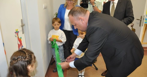 Zamknęli szkoły, otwierają żłobki