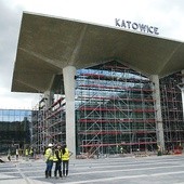 Nad nowym dworcem ma zabłysnąć neon z nazwą „Katowice” – ma to być nawiązanie do tradycji „miasta rozświetlonego neonami”