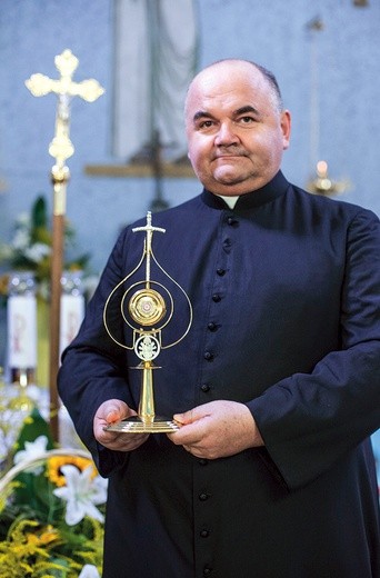  Ks. Robert Pękacki przez kilka lat pracował m.in. jako duszpasterz w Polskiej Misji Katolickiej w Wielkiej Brytanii. Od dwóch lat jest proboszczem w Baniosze 