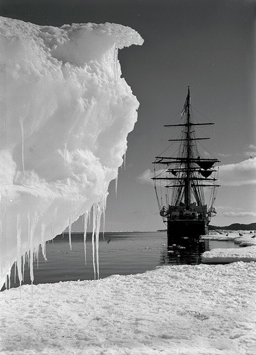  „Terra Nova” była trzymasztowym barkiem z dodatkowym napędem parowym