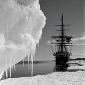  „Terra Nova” była trzymasztowym barkiem z dodatkowym napędem parowym