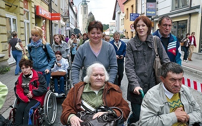 Stałym elementem spotkania jest pielgrzymka do Kaplicy Łaski w Mordarce