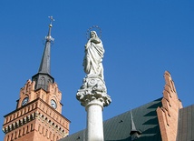  Maryja patronuje naszej diecezji i tarnowskiej bazylice