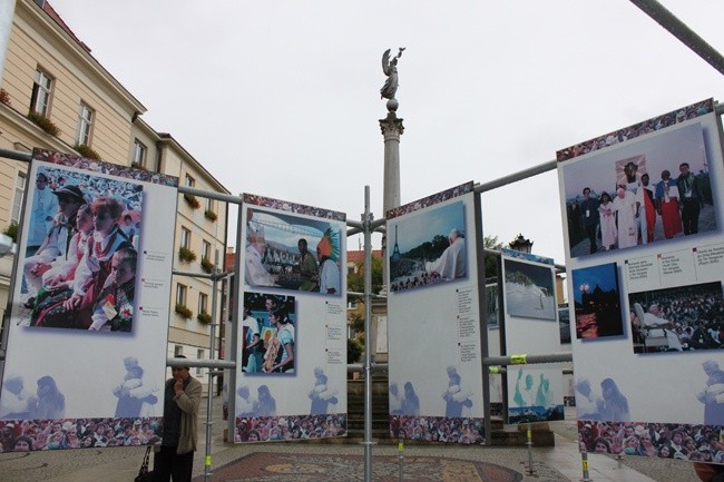 Papieska wystawa w Oleśnicy