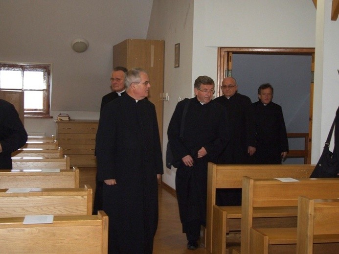 Spotkanie proboszczów neoprezbiterów z biskupem A. Jeżem