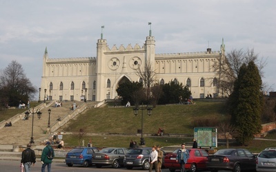 Odsłonięto tablicę ku czci ofiar spod Smoleńska