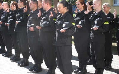 Słowa ślubowania wypowiedziało 31 policjantów