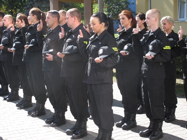 Słowa ślubowania wypowiedziało 31 policjantów