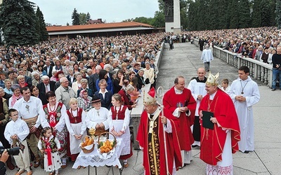  Kraków-Mogiła, 16 września. Na odpust do opactwa cystersów ściągnęły tłumy krakowian