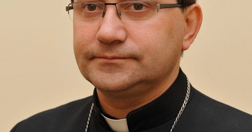 Bp Damian Muskus