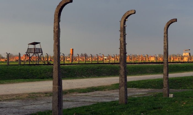 "Rasizm, zło i nienawisć wciąż płoną"