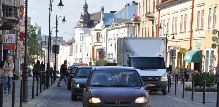 Wśród ankietowanych będą kierowcy. Badanie ma pomóc w usprawnieniu komunikacji