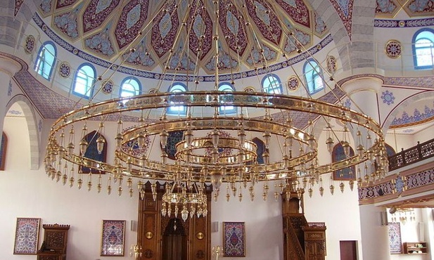 Landy wprowadzają islam do szkół 