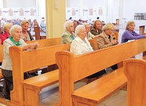 W parafii Matki Bożej Fatimskiej w Gdańsku wytrwale modli się 15 róż różańcowych