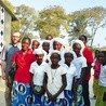 Diakon Tomek z zambijskimi dziećmi