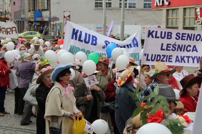 Marsz Kapeluszy rozpoczynający Dni Seniora we Wrocławiu