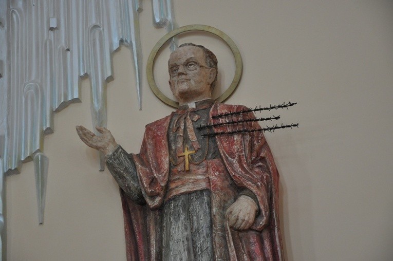 Kościół pw. św. Stanisława BM w Pustkowie Osiedlu