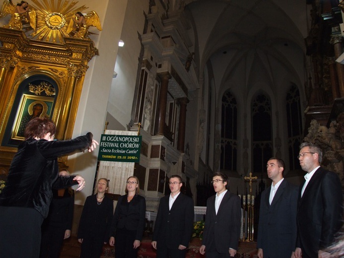 Uczestnicy ogólnopolskiego festiwalu chórów