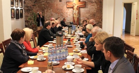 Uczestnicy IV podwieczorku dziennikarzy z bp. Liberą