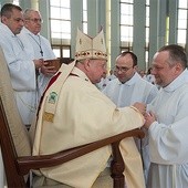 Kilkumiesięczny kurs kończy się uroczystym błogosławieństwem biskupa 