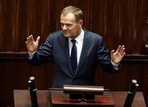 Tusk przybił piątkę z sędzią Milewskim