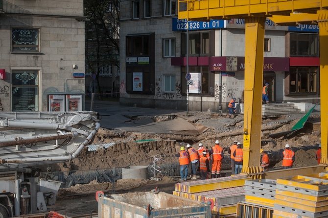 Osunięcie ziemi na budowie metra.