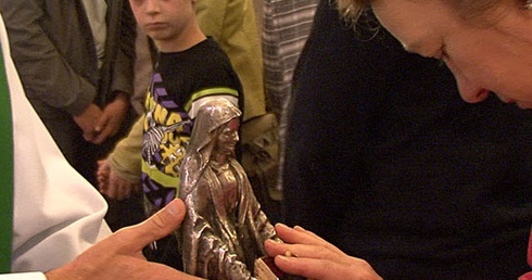 Relikwiarz z różańcem św. Maksymiliana