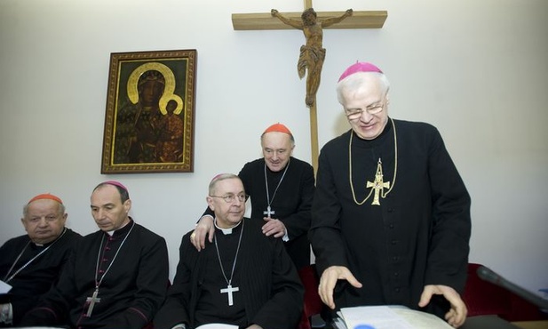 Polscy biskupi na Synodzie