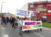 Marsz dla Życia i Rodziny przeszedł ulicami Skawiny 3 czerwca
