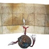  Akt króla Kazimierza Wielkiego z 4 października 1358 roku, ustanawiający parafię w Niepołomicach, znajduje się obecnie jako depozyt w Muzeum Niepołomickim