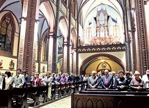 Uczestnicy Eucharystii  inaugurującej nowy rok akademicki