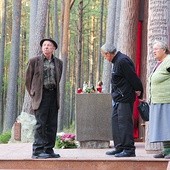 Grobami w Piaśnicy opiekują się okoliczni mieszkańcy