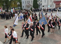 Do sanktuarium wniesiono ponad 30 pocztów sztandarowych