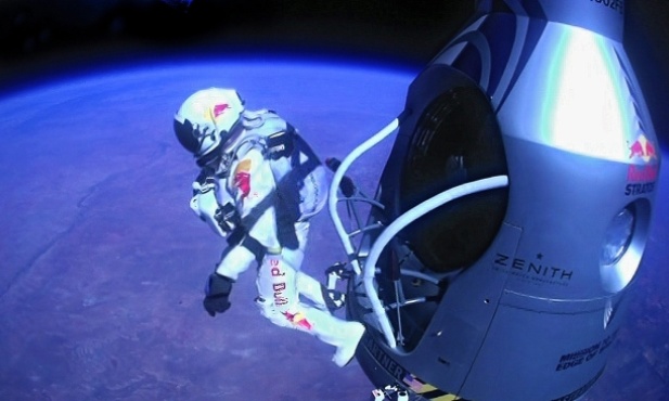 Felix Baumgartner przekroczył barierę dźwięku